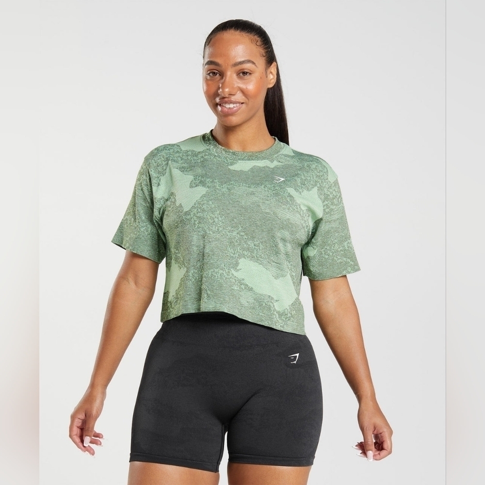 GYMSHARK Adapt Camo Seamless Crop Top Size XS Loose Fit Green
